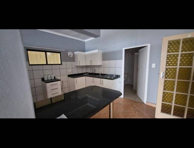 2 BEDROOM APARTMENT FOR SALE IN MANABA BEACH